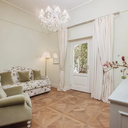 בית הארחה Domus Florum 4*