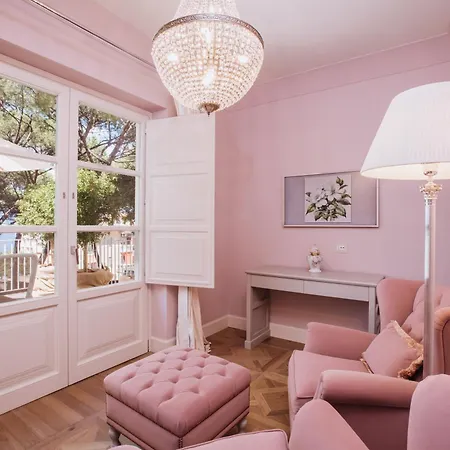 בית הארחה Domus Florum