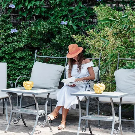 בית הארחה Domus Florum