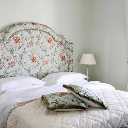 Pensión Domus Florum 4*